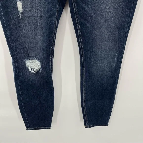 Studio Blue Dark Wash Lightly Distressed Jeans Size 28 - Picture 4 of 10